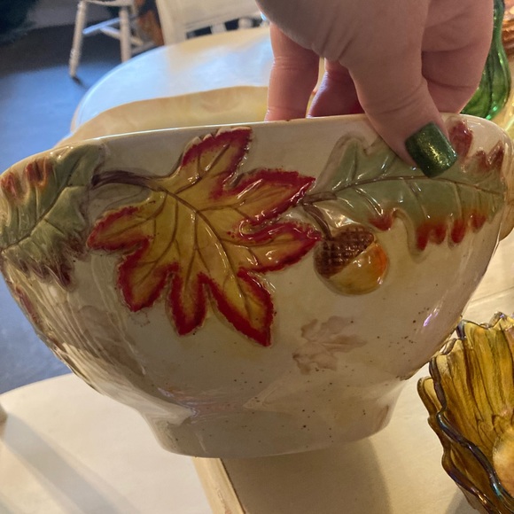 Large Salad Bowl and Serving Tray - Picture 3 of 5